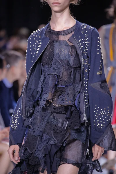 Look 49